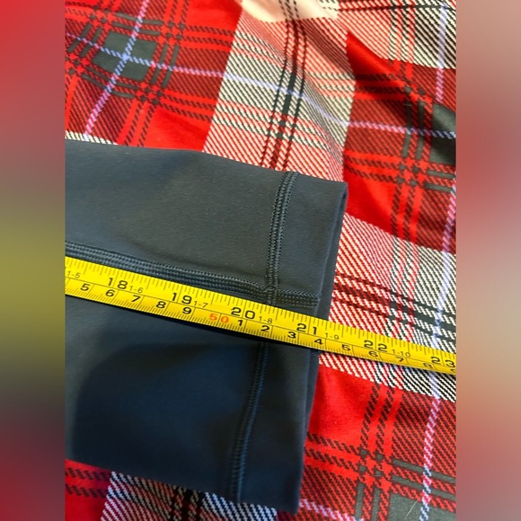 Lululemon speed up tight crop size 4 21 inch inseam - Picture 5 of 5